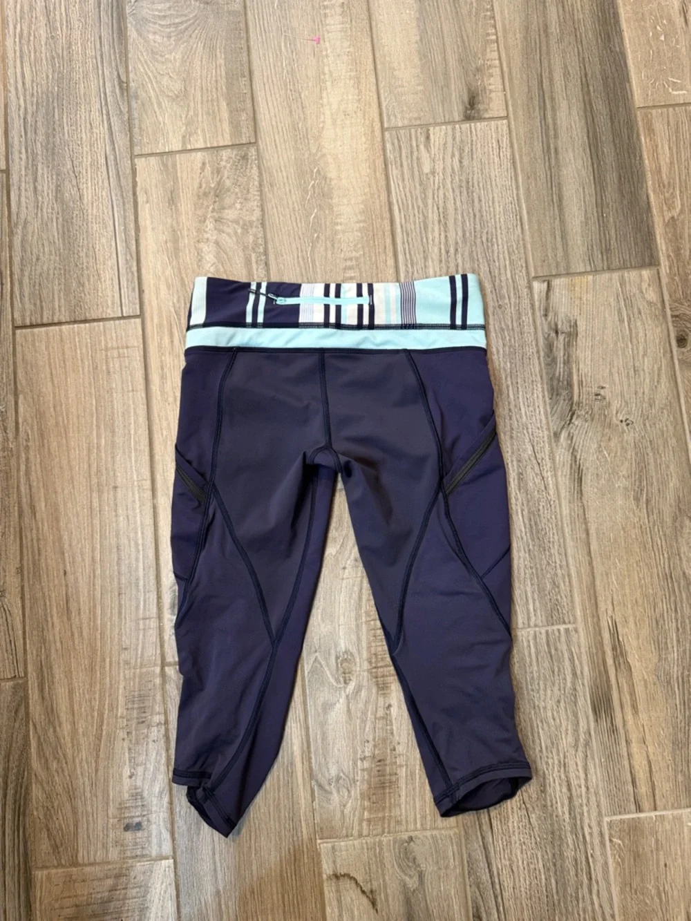 Lululemon Run A‎ Marathon Crop Blue & white stripe Leggings Low Rise size 6 Y2K